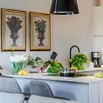 Garden Vista Charming 2 Bedrooms 2 Bathrooms Lejlighed Lucca